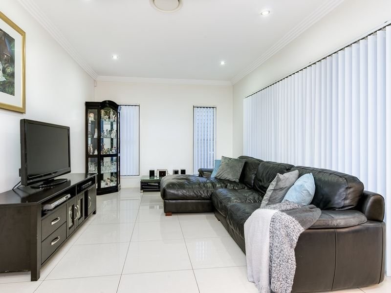 27 Harvey Place, Calamvale QLD 4116