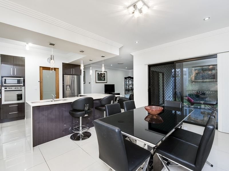 27 Harvey Place, Calamvale QLD 4116