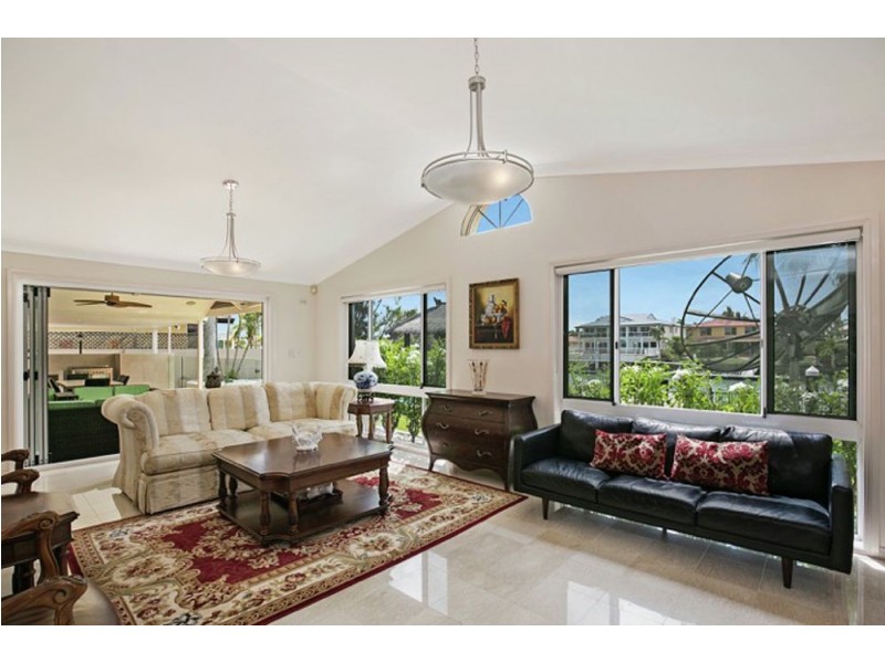 19 Captains Crt, Raby Bay QLD 4163