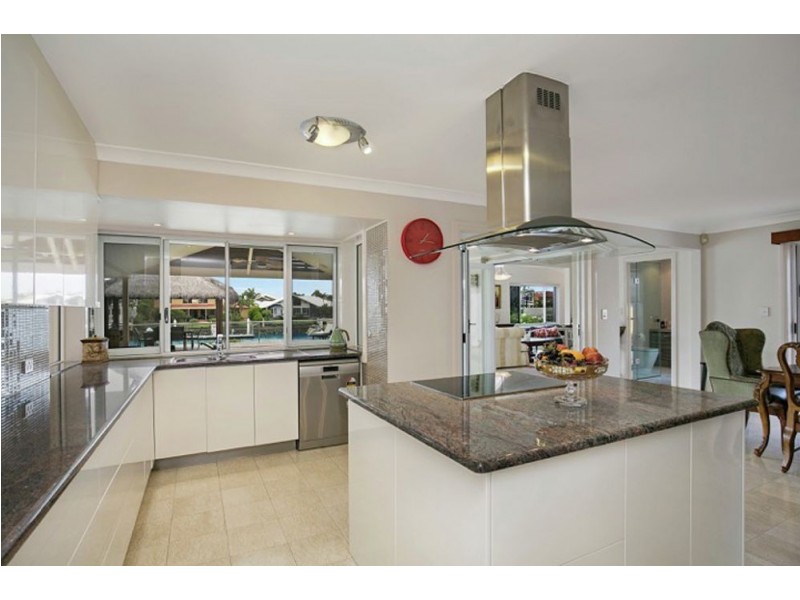 19 Captains Crt, Raby Bay QLD 4163
