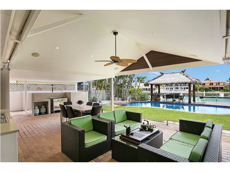 19 Captains Crt, Raby Bay QLD 4163