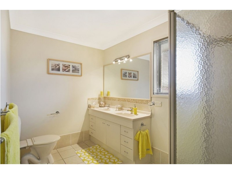 37 White Cedar Cct, Stretton QLD 4116