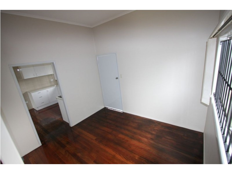 18 SPRINGWOOD ROAD, Underwood QLD 4119