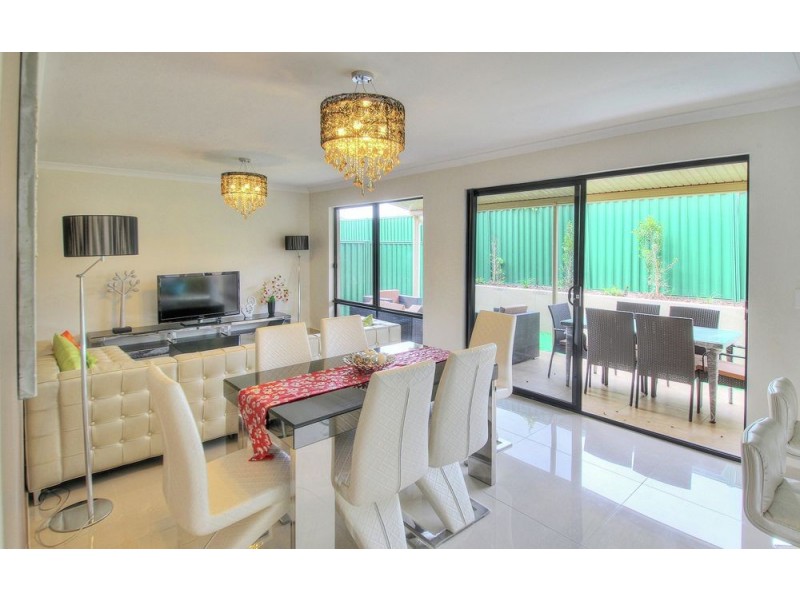 19 DOULTON ST, Calamvale QLD 4116