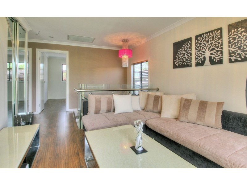 19 DOULTON ST, Calamvale QLD 4116