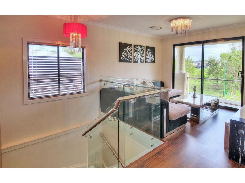 19 DOULTON ST, Calamvale QLD 4116