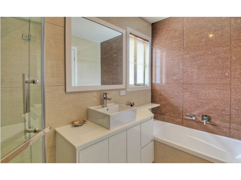 19 DOULTON ST, Calamvale QLD 4116