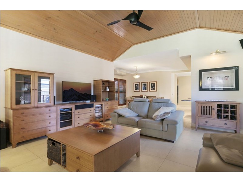 17 Como St, Ormiston QLD 4160