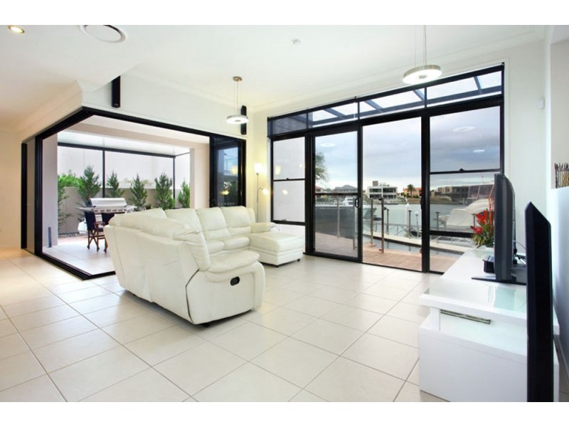 3 Marram Crt, Raby Bay QLD 4163