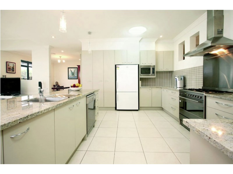 3 Marram Crt, Raby Bay QLD 4163