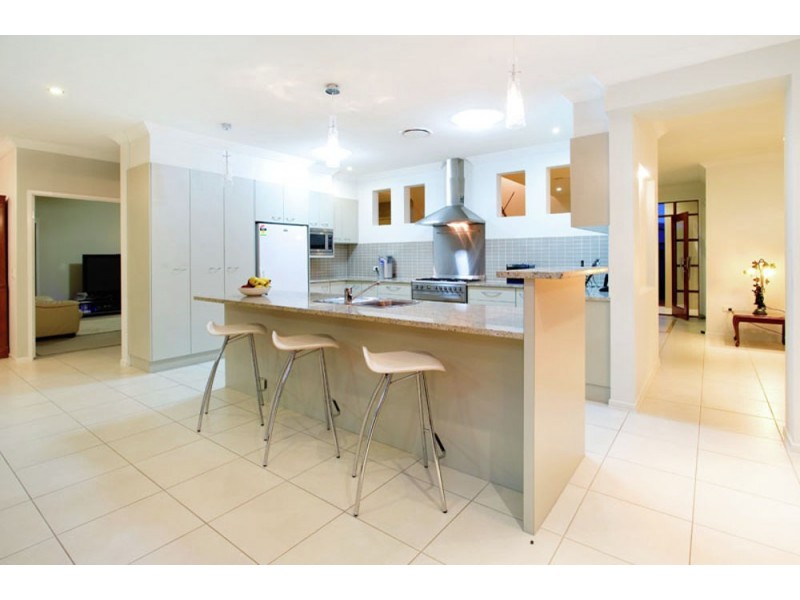 3 Marram Crt, Raby Bay QLD 4163