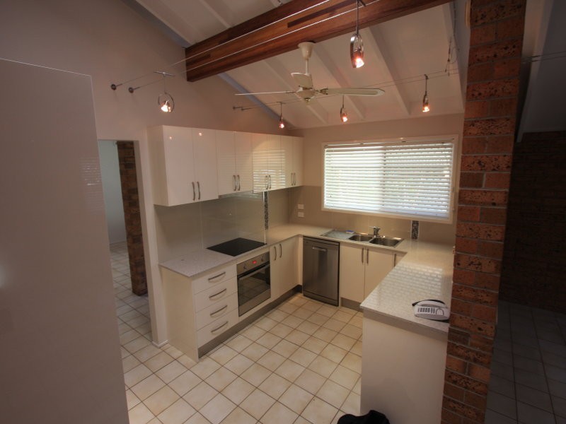 18 Jacqueline Avenue, Springwood QLD 4127