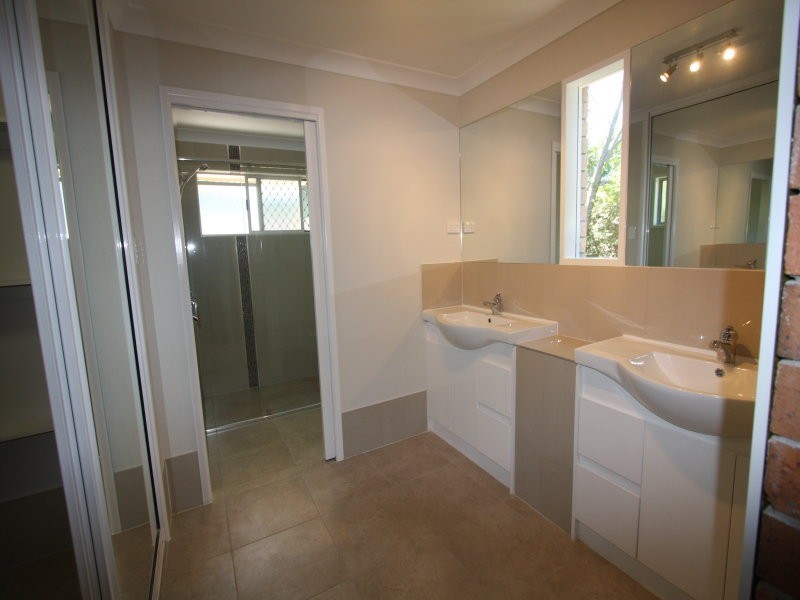 18 Jacqueline Avenue, Springwood QLD 4127