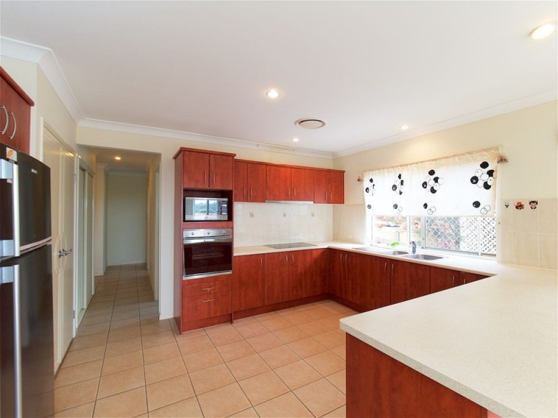 18 The Heights, Underwood QLD 4119