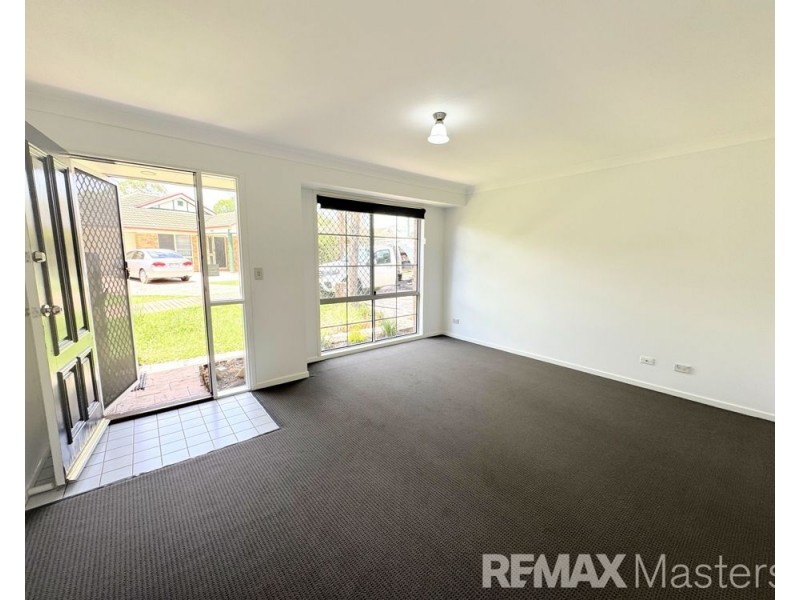 15 Greenlaw Place, Eight Mile Plains QLD 4113