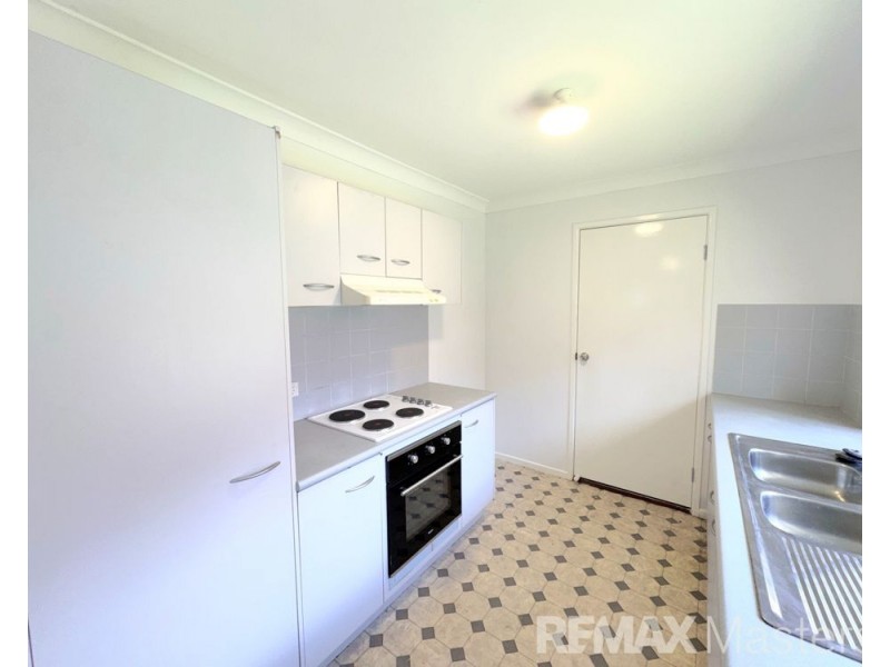 15 Greenlaw Place, Eight Mile Plains QLD 4113