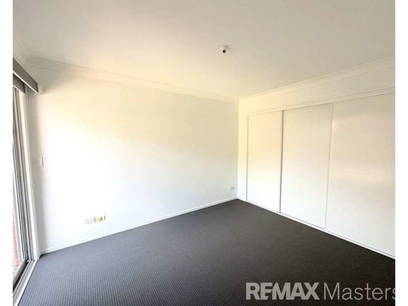 15 Greenlaw Place, Eight Mile Plains QLD 4113