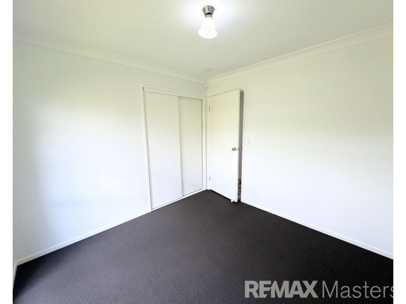 15 Greenlaw Place, Eight Mile Plains QLD 4113