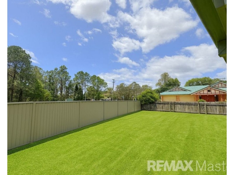 15 Greenlaw Place, Eight Mile Plains QLD 4113