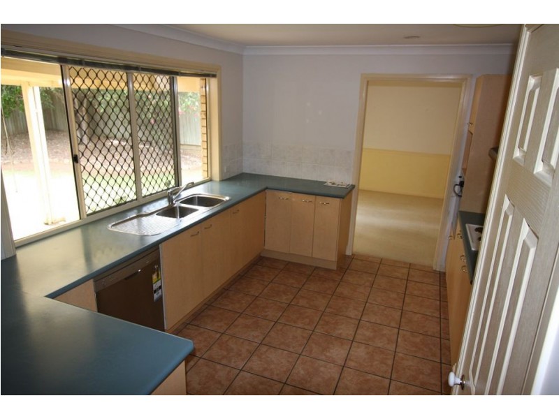 16 Gymea Place, Kuraby QLD 4112