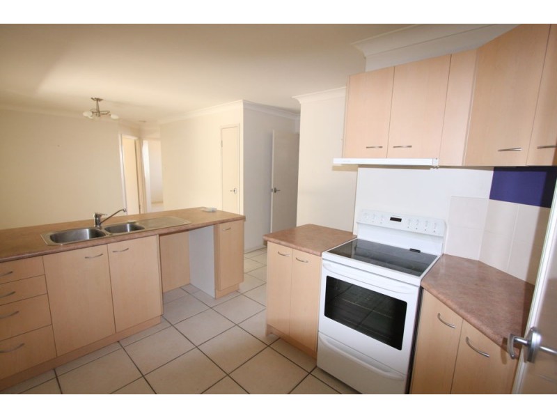 4 Cricket Street, Coopers Plains QLD 4108