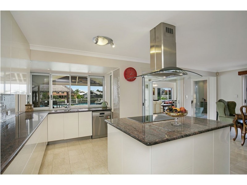 19 Captains Ct, Raby Bay QLD 4163