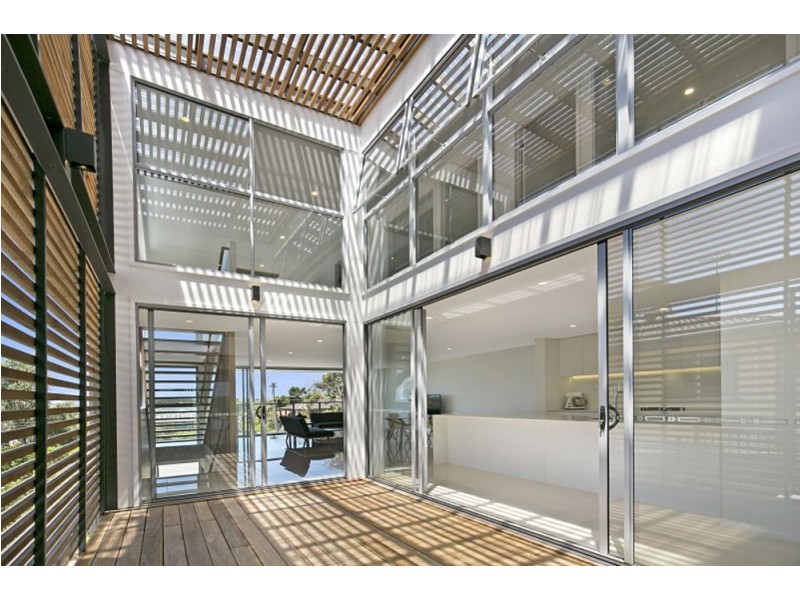 48 Bates Drive, Birkdale QLD 4159