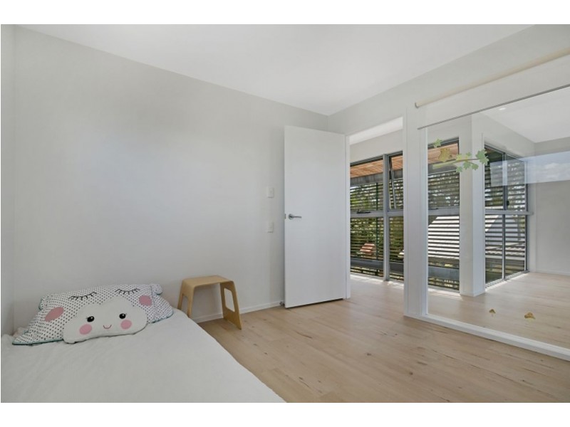 48 Bates Drive, Birkdale QLD 4159