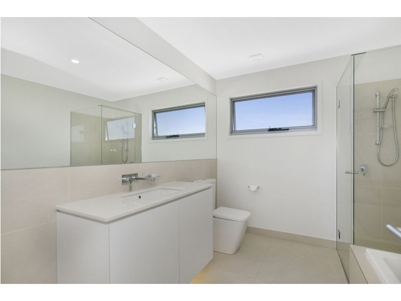 48 Bates Drive, Birkdale QLD 4159