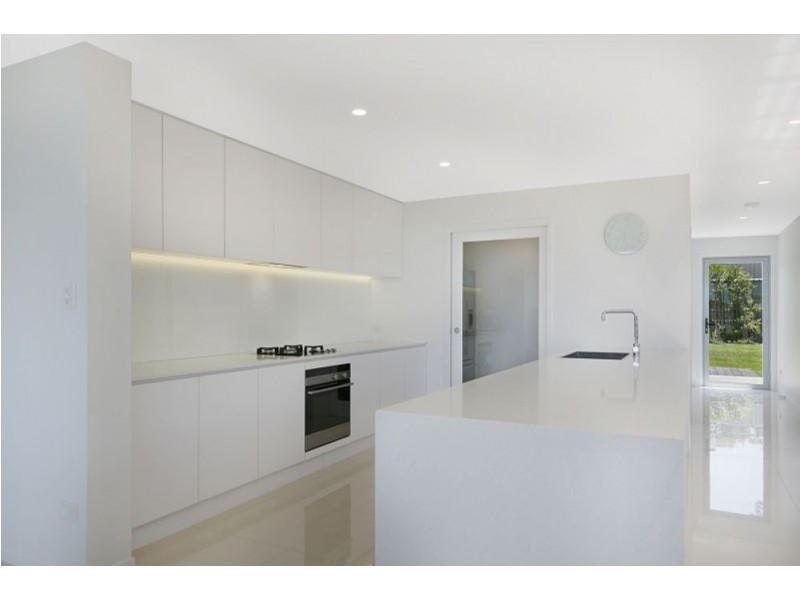 48 Bates Drive, Birkdale QLD 4159