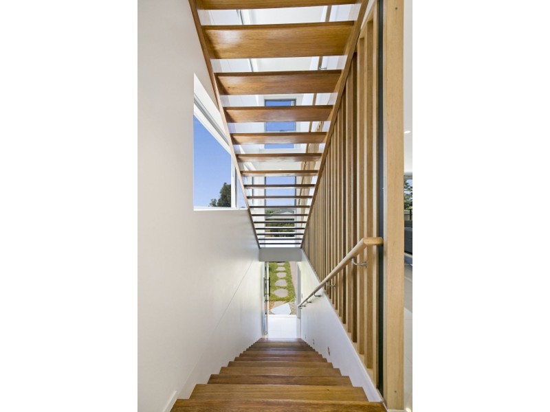 48 Bates Drive, Birkdale QLD 4159