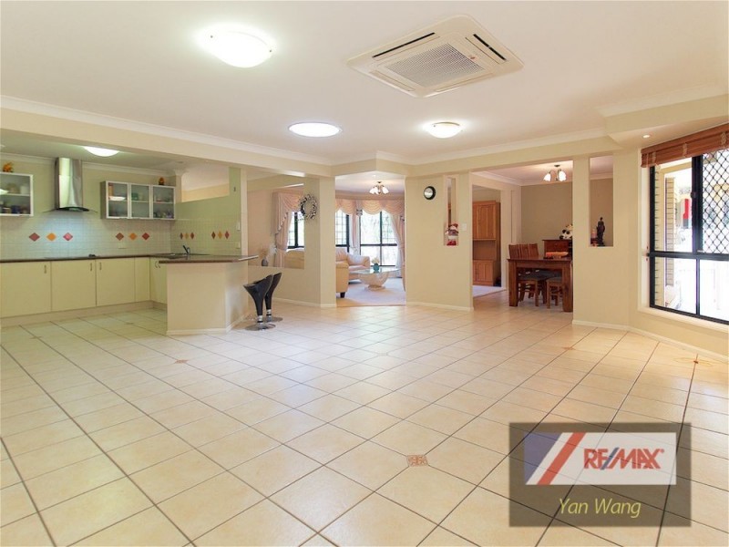 8 The Heights, Underwood QLD 4119