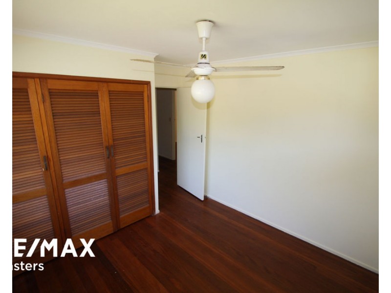 8 Turnmill Street, Macgregor QLD 4109