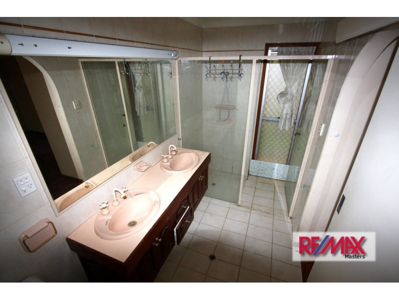 30 Chadford Street, Macgregor QLD 4109