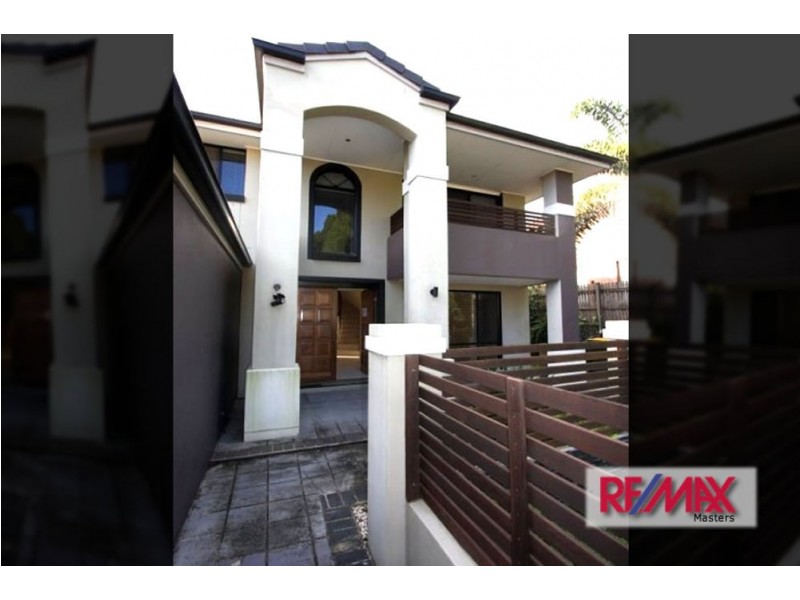 27 Bacchus Street, Robertson QLD 4109