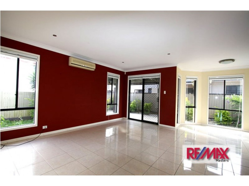 27 Bacchus Street, Robertson QLD 4109