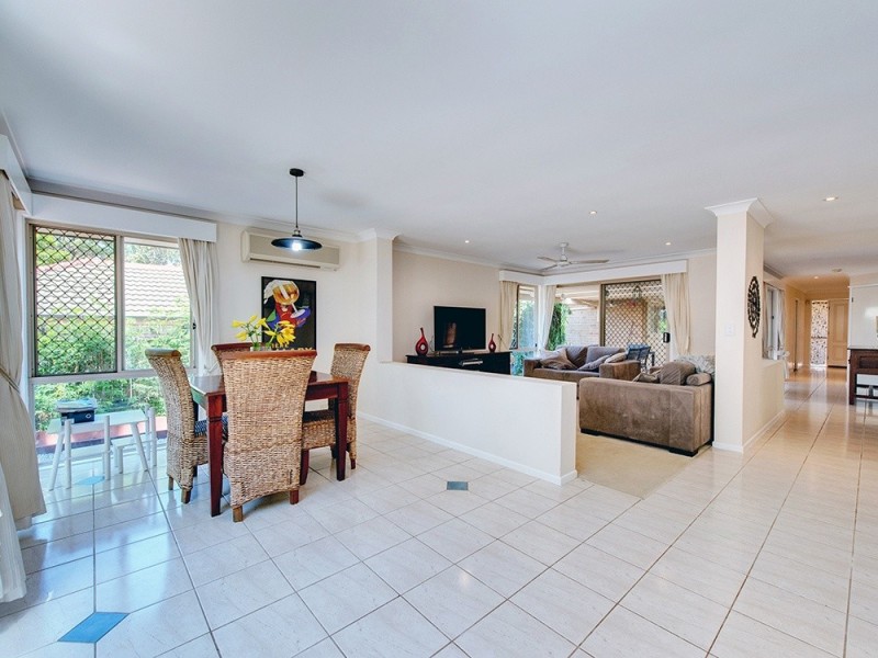 12 Burke Pl, Forest Lake QLD 4078