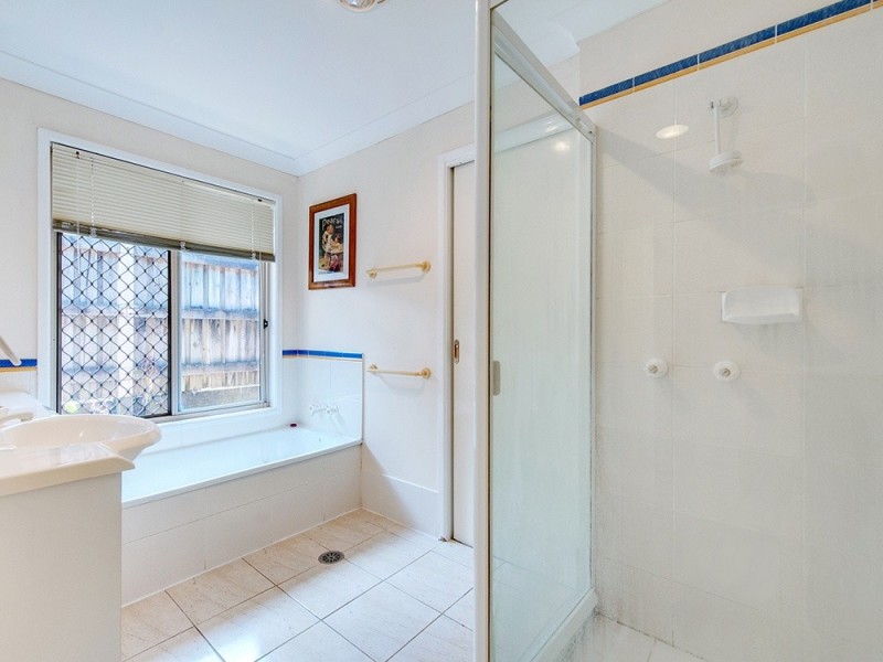 12 Burke Pl, Forest Lake QLD 4078