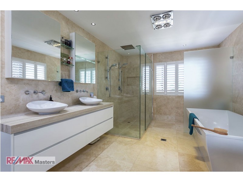 16 Marram Crt, Raby Bay QLD 4163