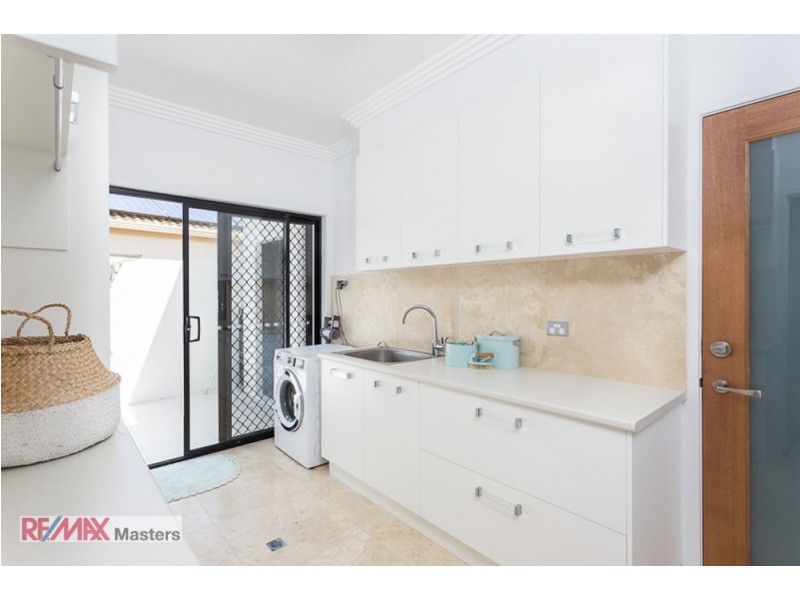 16 Marram Crt, Raby Bay QLD 4163