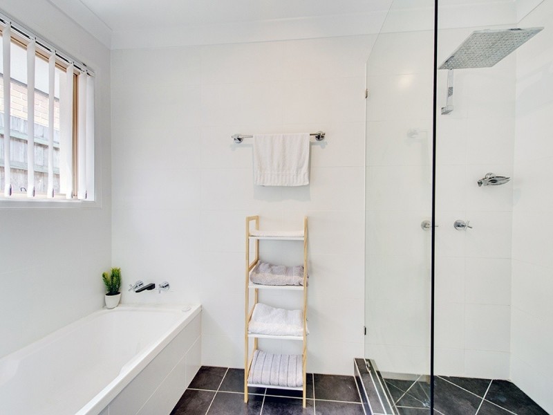 6 Scarlet Pl, Forest Lake QLD 4078