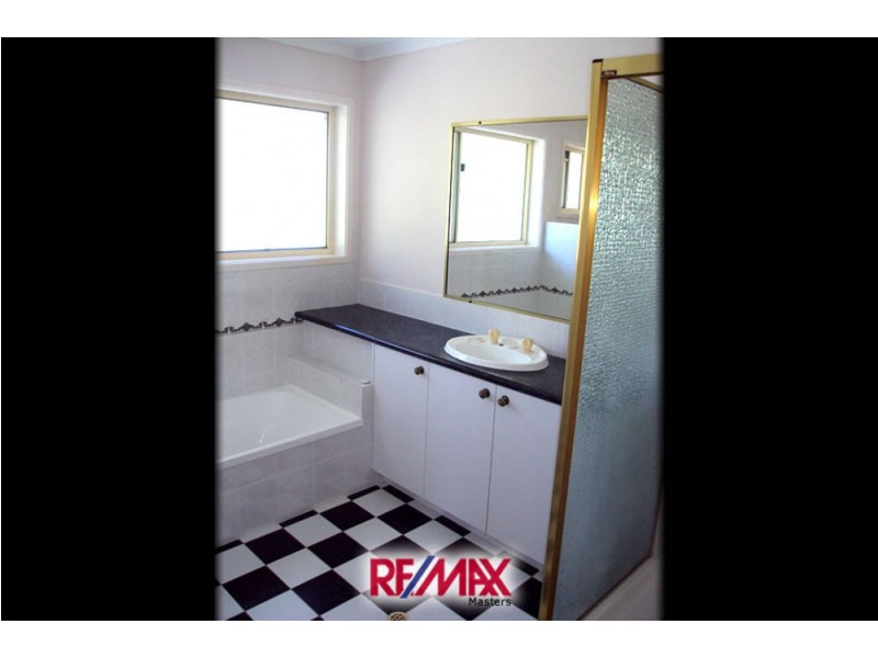 2 Charles Place, Runcorn QLD 4113