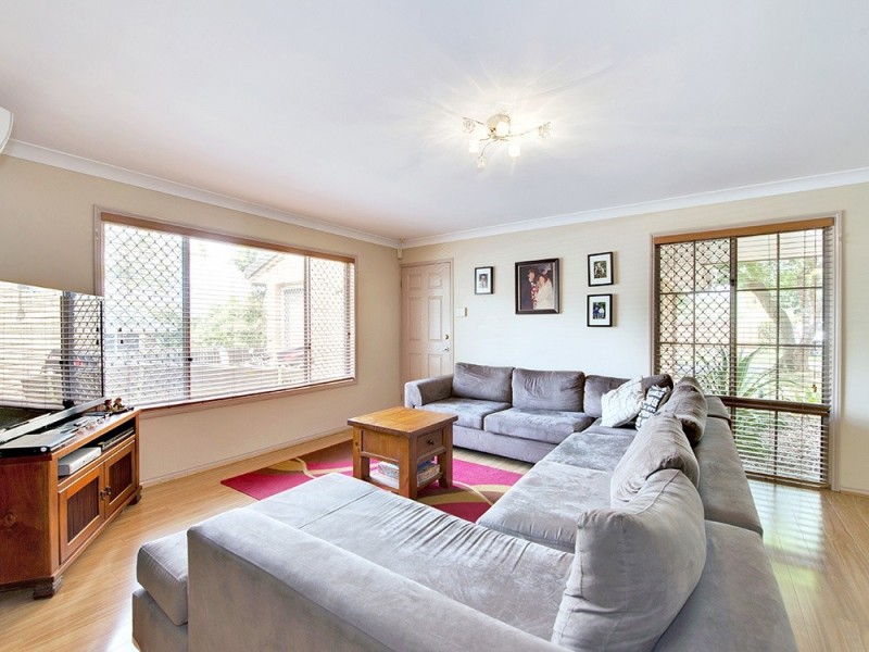 2 Scarlet Pl, Forest Lake QLD 4078