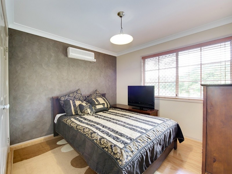 2 Scarlet Pl, Forest Lake QLD 4078