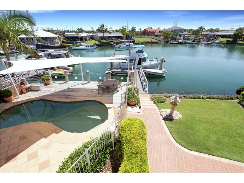 8 Compass Crt, Raby Bay QLD 4163