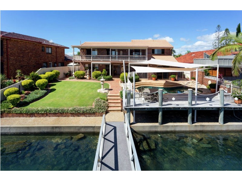 8 Compass Crt, Raby Bay QLD 4163