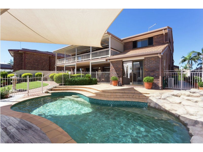 8 Compass Crt, Raby Bay QLD 4163