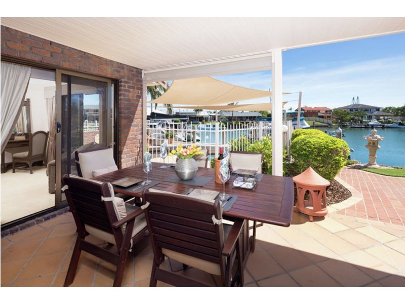 8 Compass Crt, Raby Bay QLD 4163