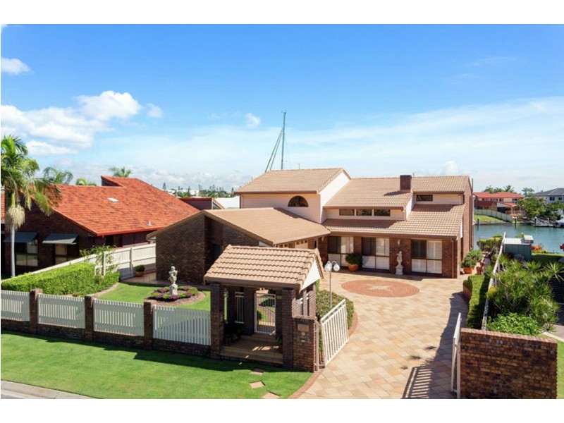 8 Compass Crt, Raby Bay QLD 4163