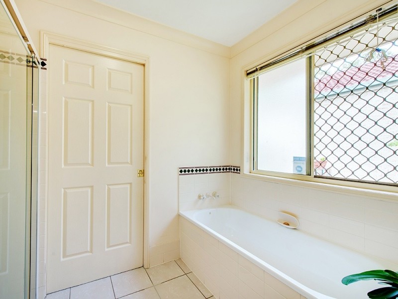 50 Oldbury Place, Forest Lake QLD 4078